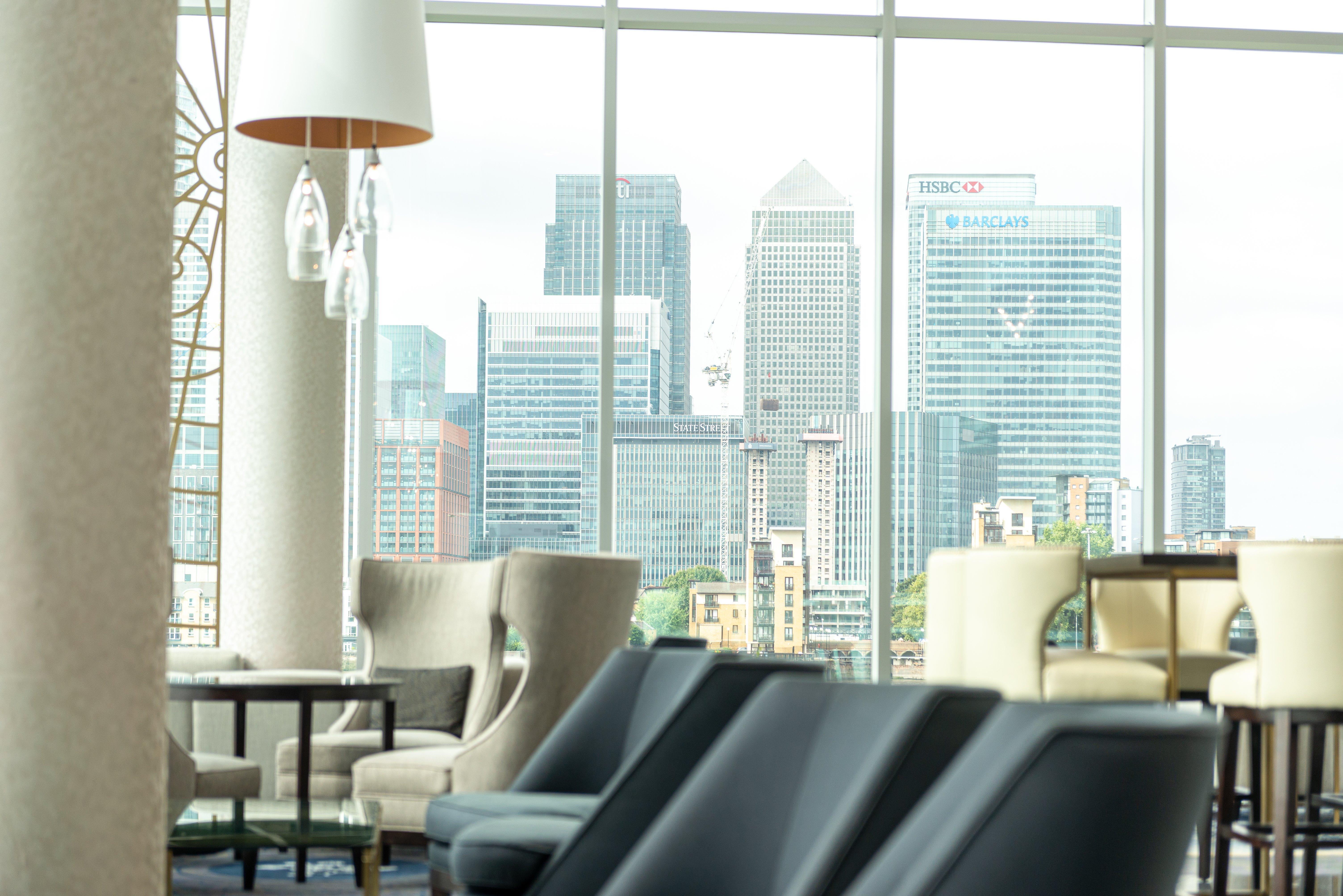 فندق إنتركونتيننتال لندن - ذا O2 المظهر الخارجي الصورة The view of the Canary Wharf skyline from the 10th floor of the hotel
