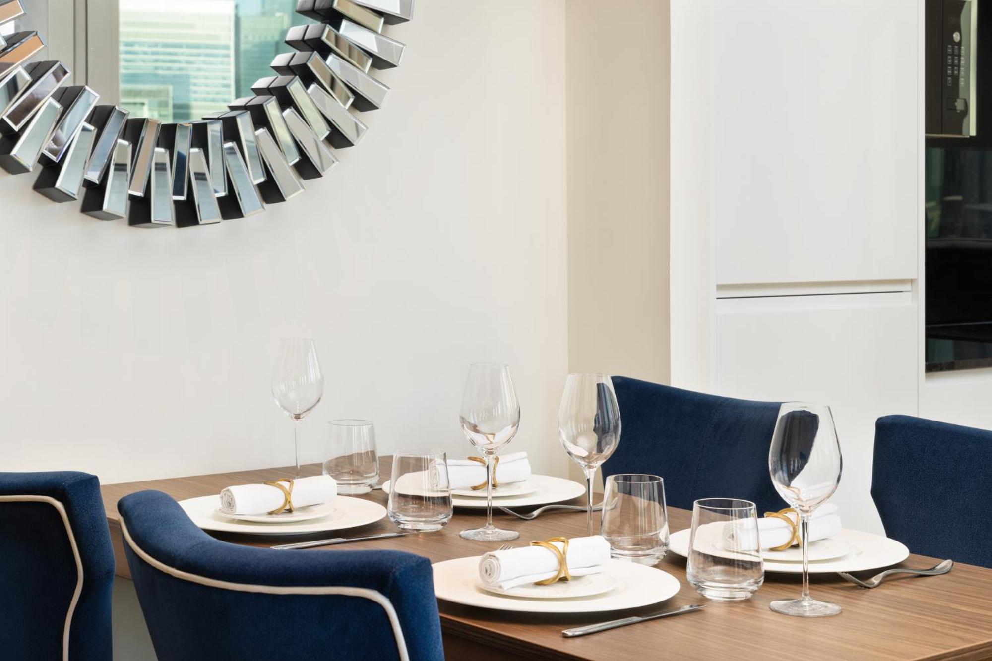فندق إنتركونتيننتال لندن - ذا O2 المظهر الخارجي الصورة A table set for a dinner party